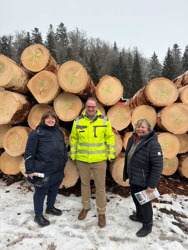 Landtagsabgeordnete Martina Braun und Daniela Evers besuchen Braun Holzwerk – Fokus auf regionale Holzversorgung und nachhaltige Transportkonzepte